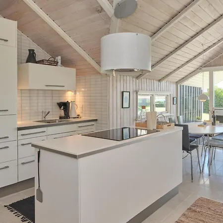 Beautiful In With 3 Bedrooms And Wifi