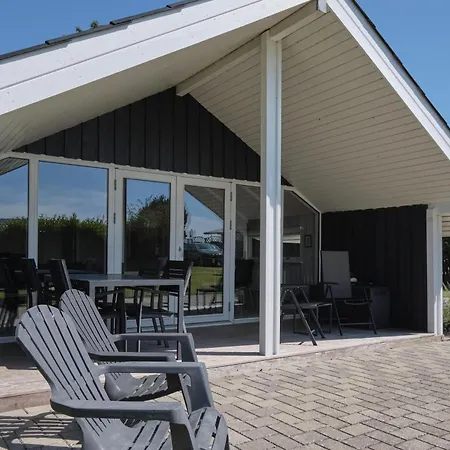 Beautiful In With 3 Bedrooms And Wifi *